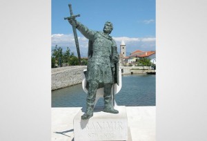 Kip kneza Branimira u Ninu